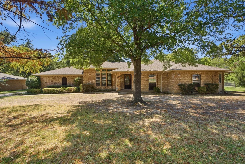 Unit for sale at 109 Clover Drive, Gun Barrel City, TX 75156