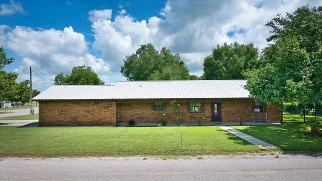 Unit for sale at 2308 Thornton Street, San Saba, TX 76877