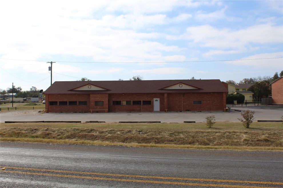 Unit for sale at 1401 Highway 84 Bypass, Coleman, TX 76834