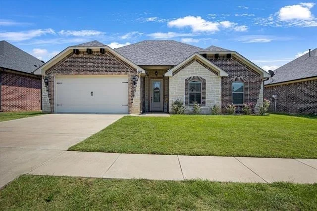 Unit for sale at 225 Patience Avenue, Lindale, TX 75771