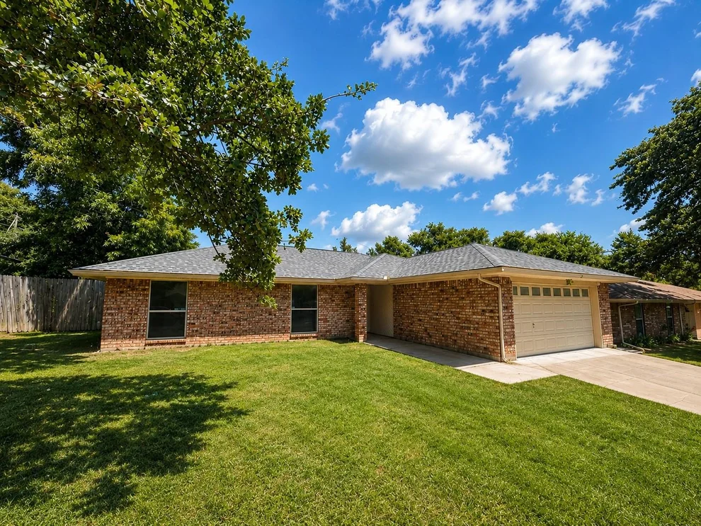 Unit for sale at 5921 Woodmeadow Drive, Arlington, TX 76016