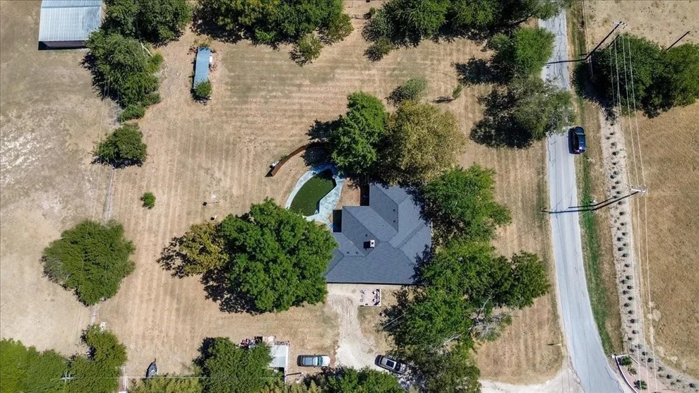 Unit for sale at 3211 Bluegrass Drive, Midlothian, TX 76065