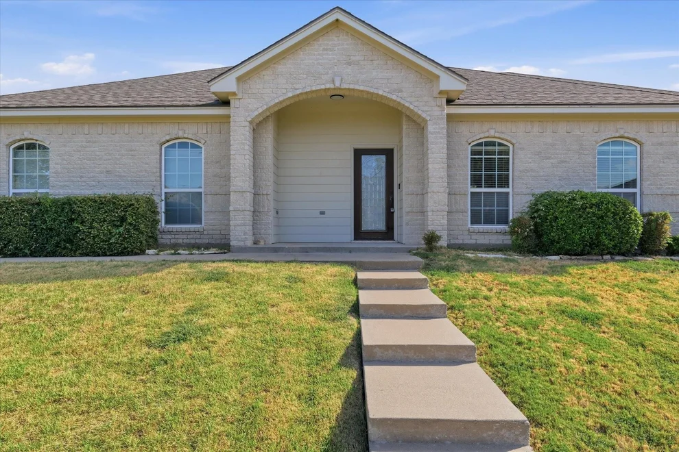 Unit for sale at 32 North Shore Circle, Waco, TX 76708