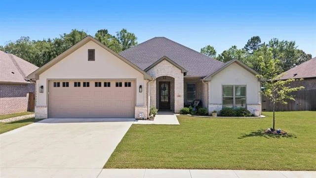 Unit for sale at 416 Deer Point Cove, Chandler, TX 75758