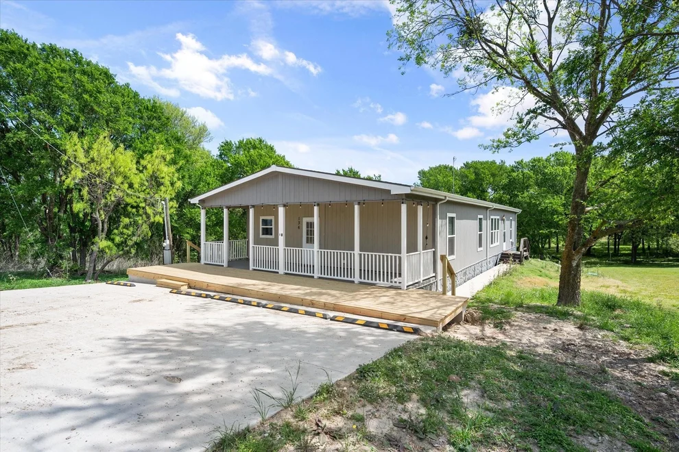Unit for sale at 136 SE County Road 3048, Corsicana, TX 75109