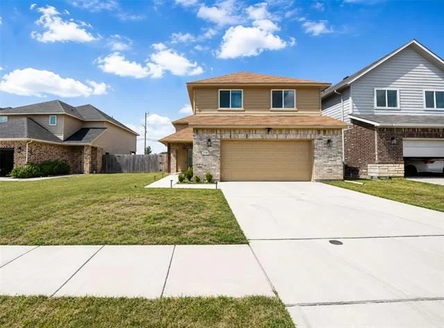 Unit for sale at 256 Natalie Drive, Grand Prairie, TX 75051