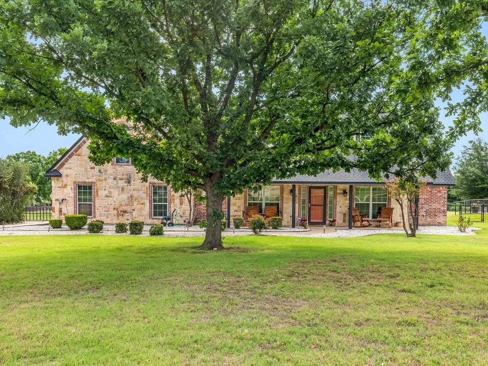 Unit for sale at 126 Paddock Ridge, Waxahachie, TX 75167