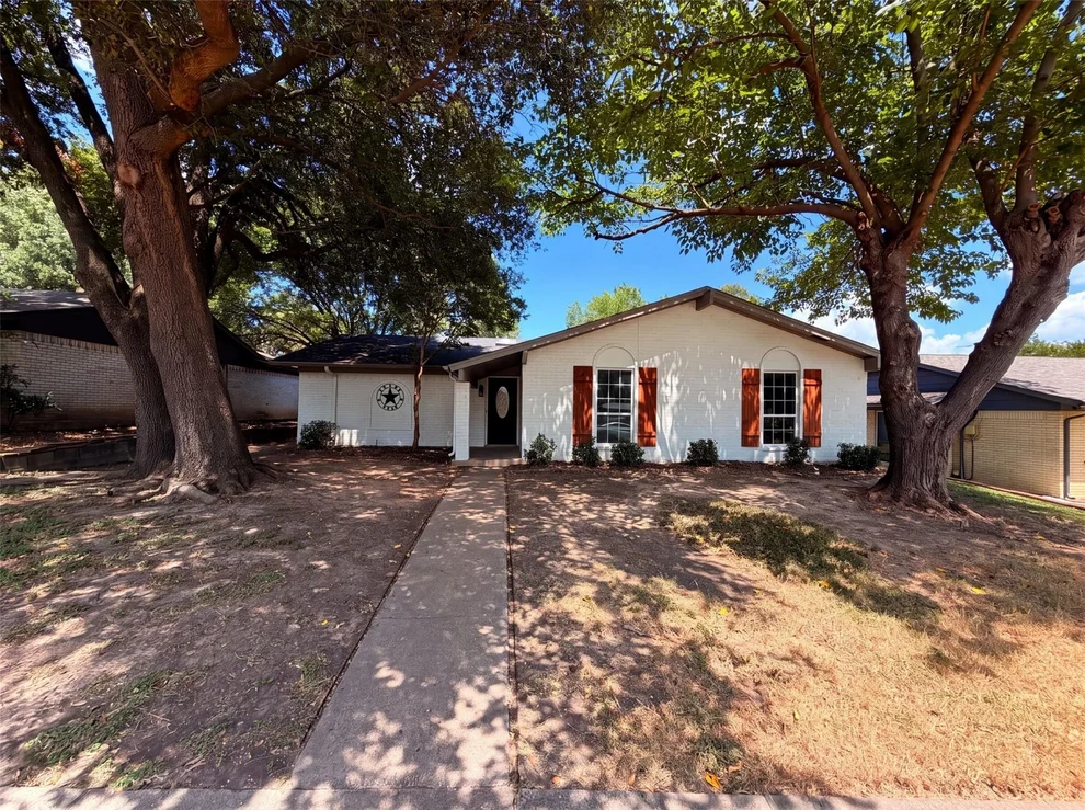 Unit for sale at 922 Meadowdale Circle, Garland, TX 75043