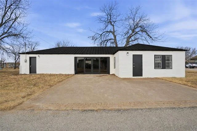 Unit for sale at 129 N Magnolia Street, Crowley, TX 76036