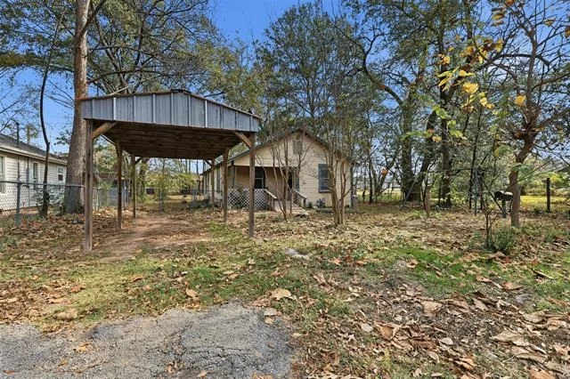 Unit for sale at 409 N Henry Street, Lindale, TX 75771