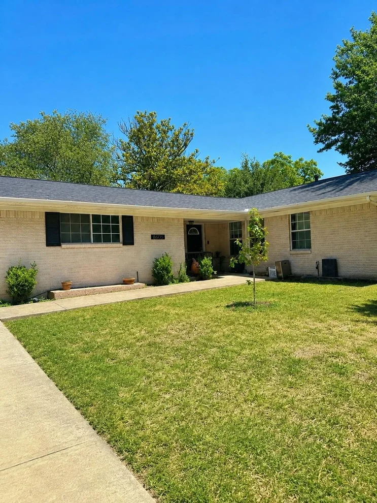 Unit for sale at 8605 Hanford Drive, Dallas, TX 75243