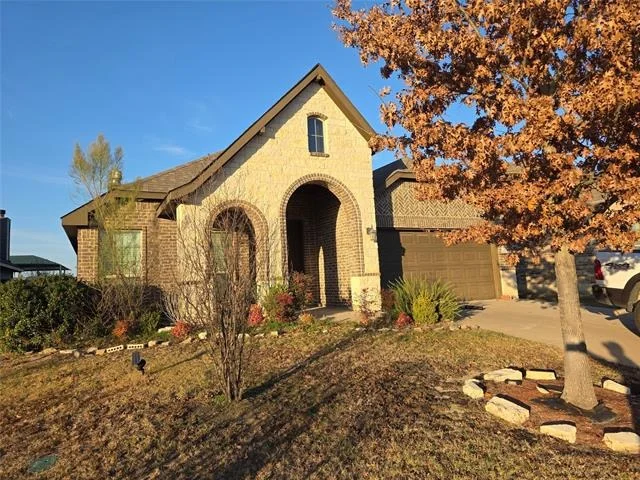 Unit for sale at 225 Dakota Drive, Waxahachie, TX 75167
