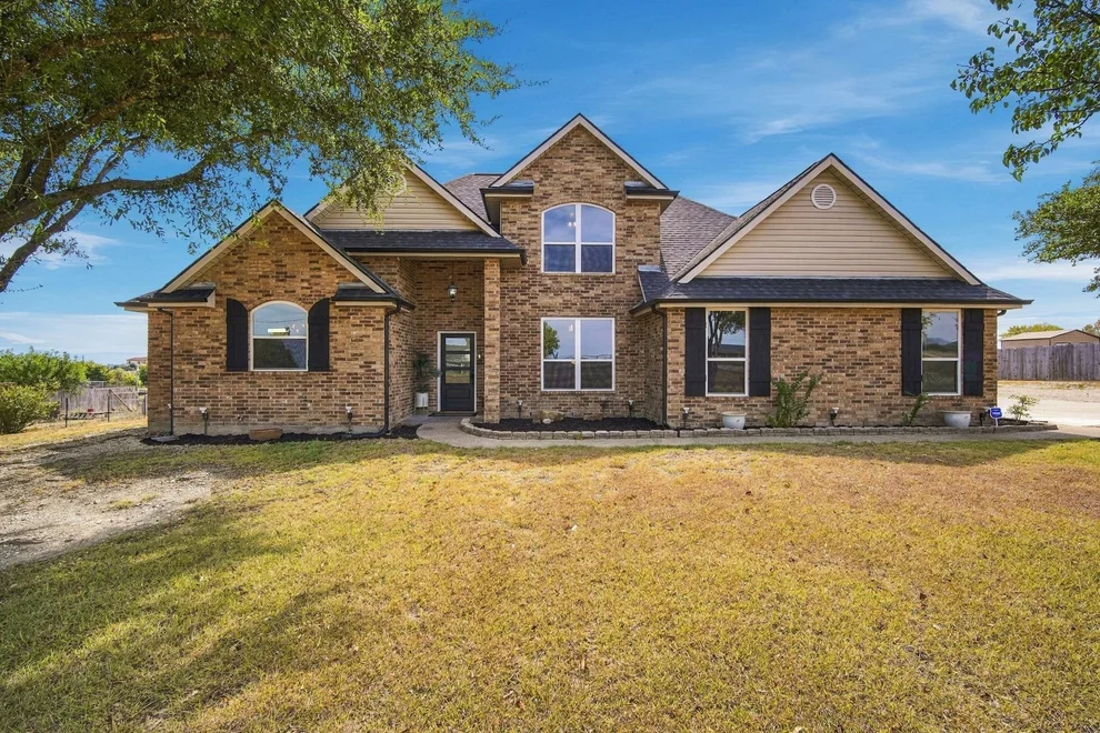 Unit for sale at 3231 Fm 66, Waxahachie, TX 75167