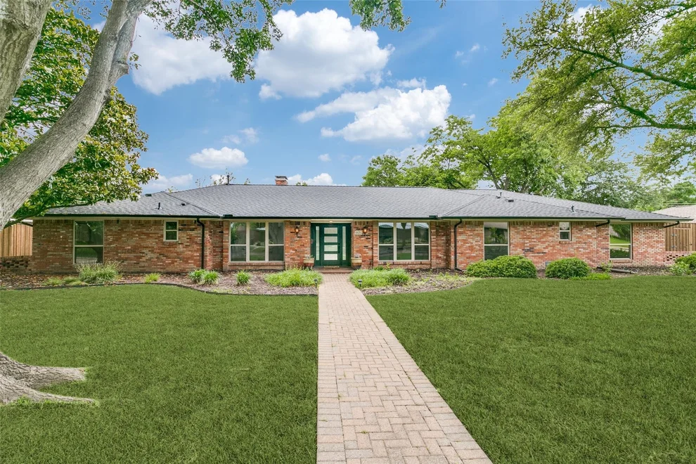 Unit for sale at 4426 Laren Lane, Dallas, TX 75244
