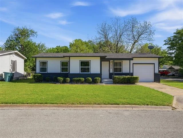 Unit for sale at 328 W Burton Street, Sherman, TX 75092