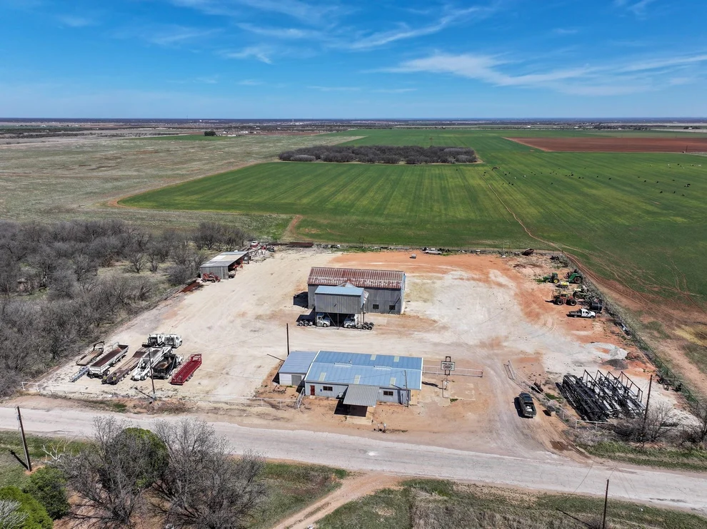 Unit for sale at 13746 cr 495, Hodges, TX 79525