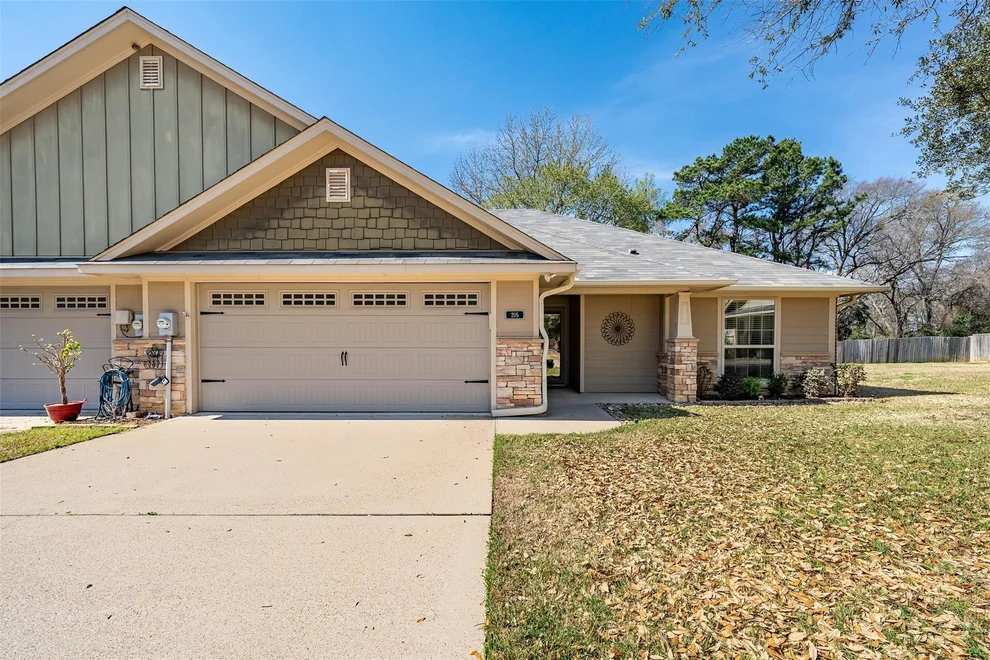 Unit for sale at 421 W Cumberland, Tyler, TX 75703