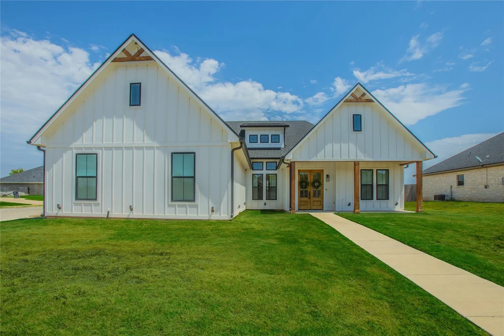 Unit for sale at 116 Indian Trails Road, Riesel, TX 76682
