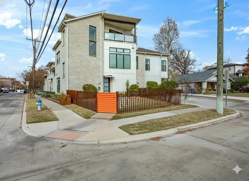 Unit for sale at 2802 Lee Street, Dallas, TX 75206