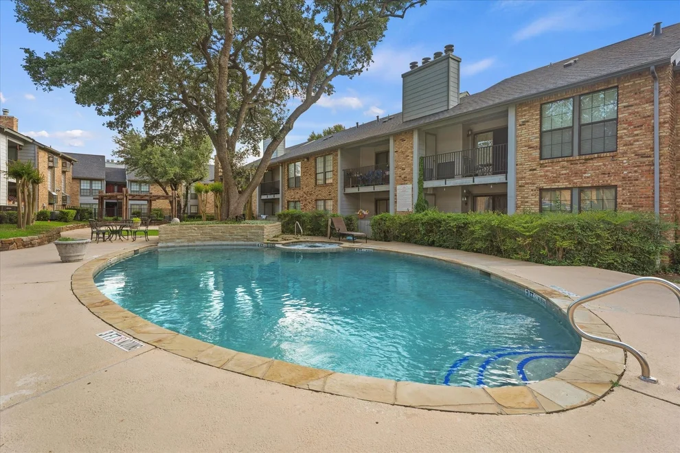Unit for sale at 15151 Berry Trail, Dallas, TX 75248