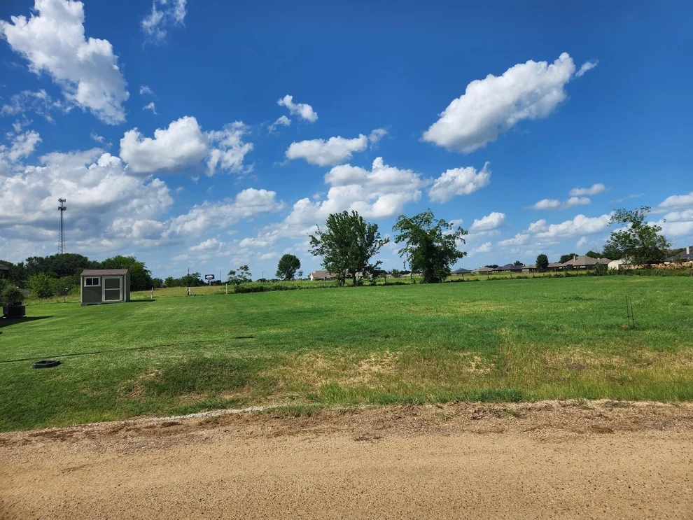 Unit for sale at 2406 Abigail Lane, Mabank, TX 75147