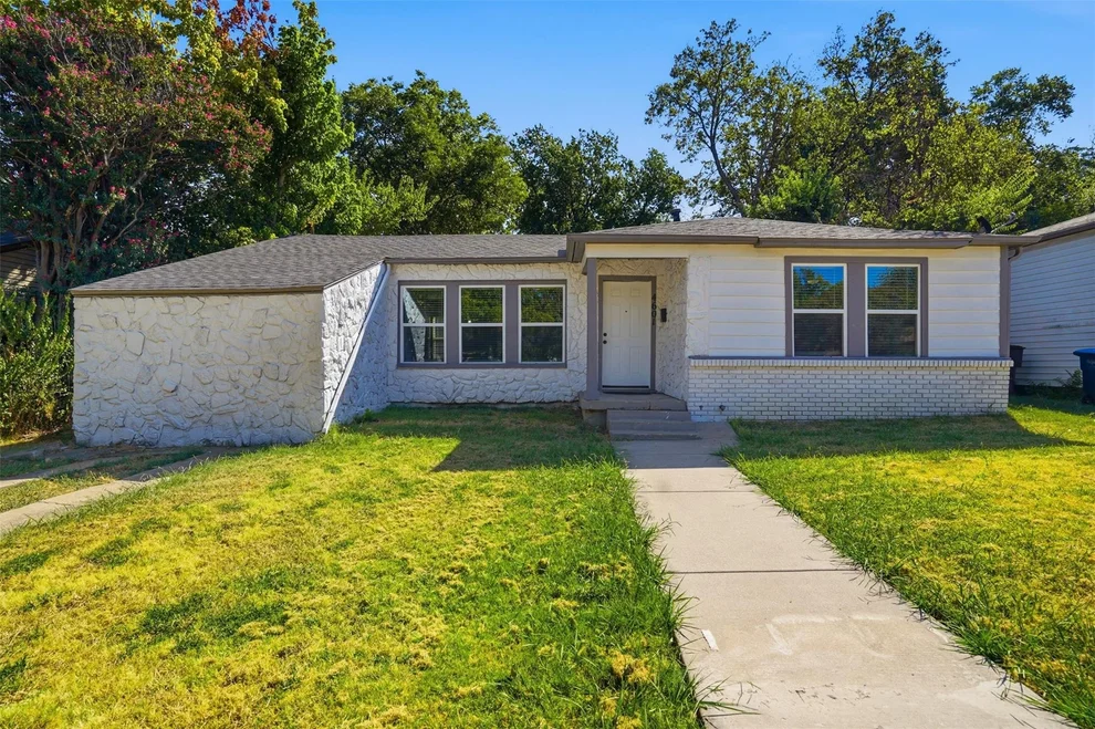 Unit for sale at 4601 Harwen Terrace, Fort Worth, TX 76133