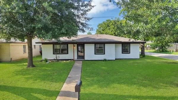 Unit for sale at 4200 Templeton Street, Greenville, TX 75401