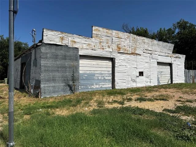 Unit for sale at 515 & 516 N Neches, Coleman, TX 76834
