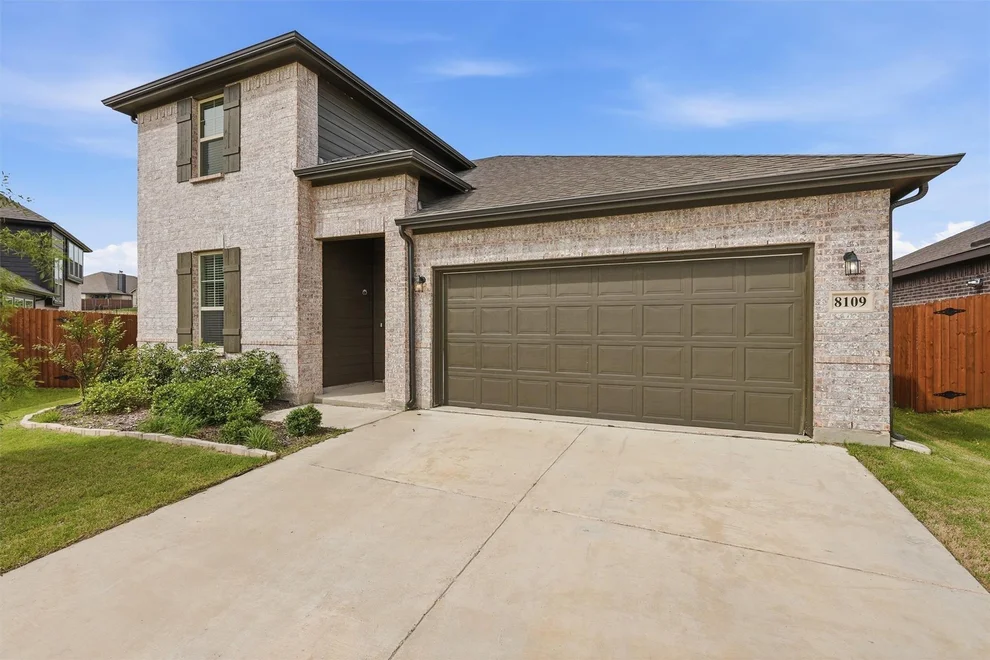 Unit for sale at 8109 KORAT, Godley, TX 76044