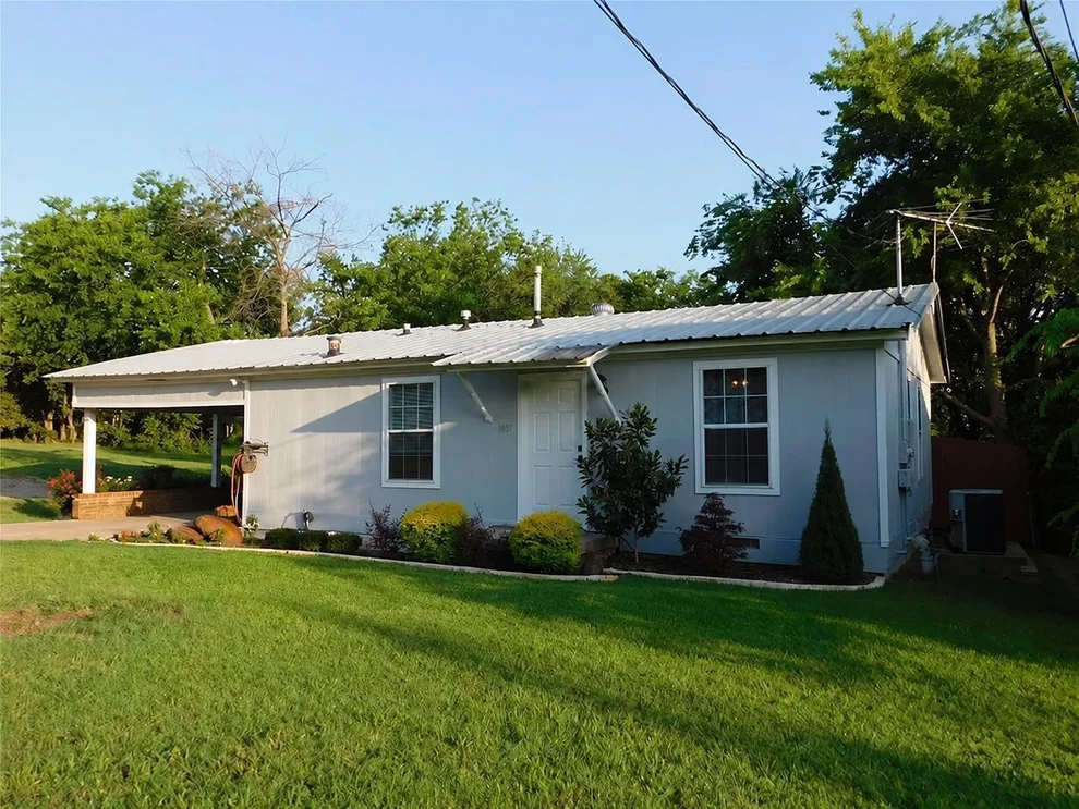 Unit for sale at 1107 Oakwood Drive, Denton, TX 76205