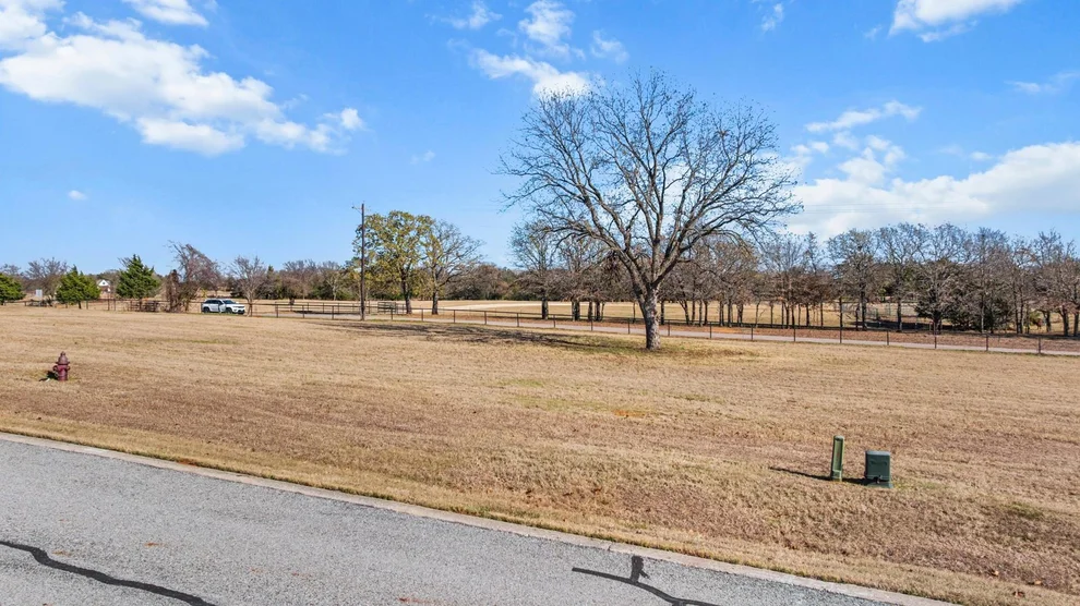 Unit for sale at 273 Toscana Circle, Gordonville, TX 76245