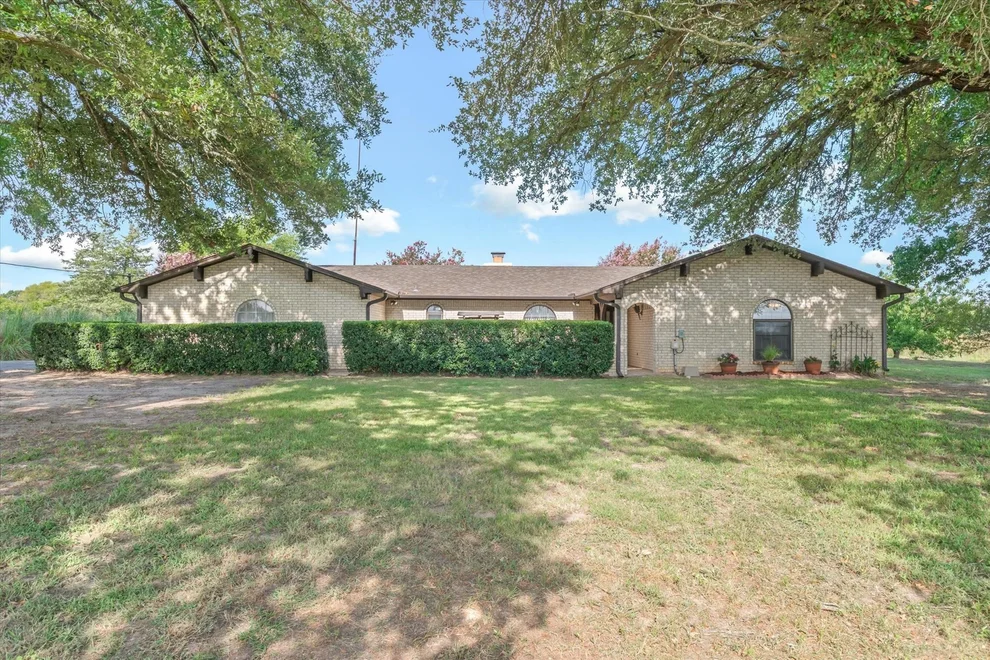 Unit for sale at 600 VZ County Road 4930, Van, TX 75790