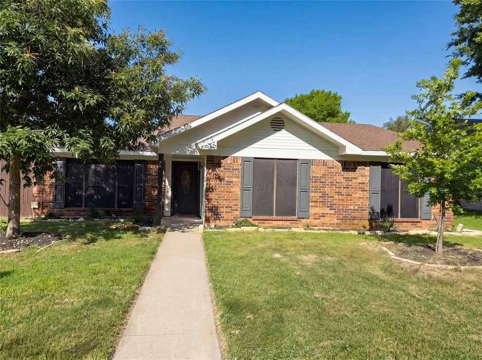 Unit for sale at 1319 Oak Run Drive, Duncanville, TX 75137