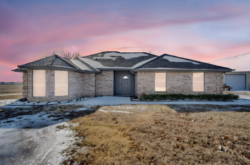 Unit for sale at 100 Otter, Waxahachie, TX 75165