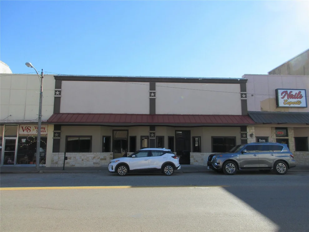 Unit for sale at 138 Live Oak, Marlin, TX 76661