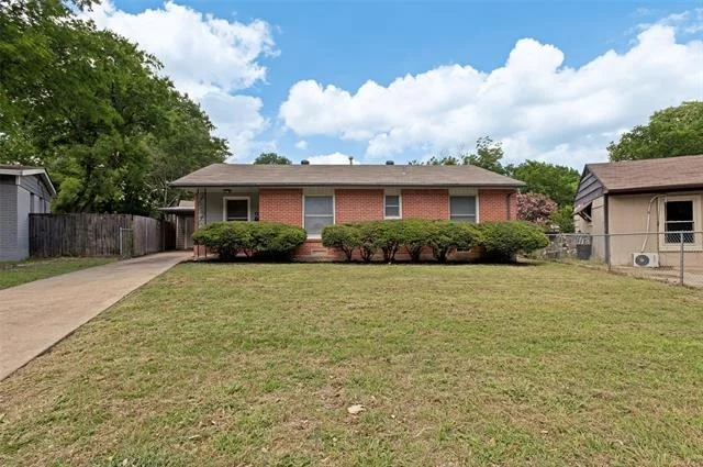 Unit for sale at 219 Harman Street, Duncanville, TX 75116