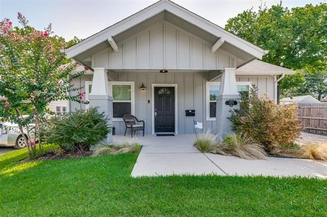 Unit for sale at 3233 Lubbock Avenue, Fort Worth, TX 76109