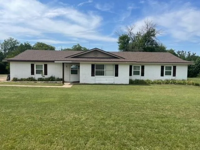 Unit for sale at 130 Castleman Circle, Hewitt, TX 76643