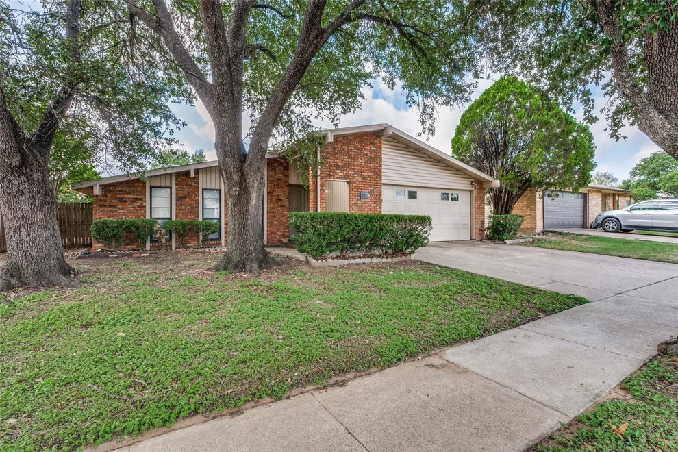 Unit for sale at 1617 Whittenburg Drive, Fort Worth, TX 76134