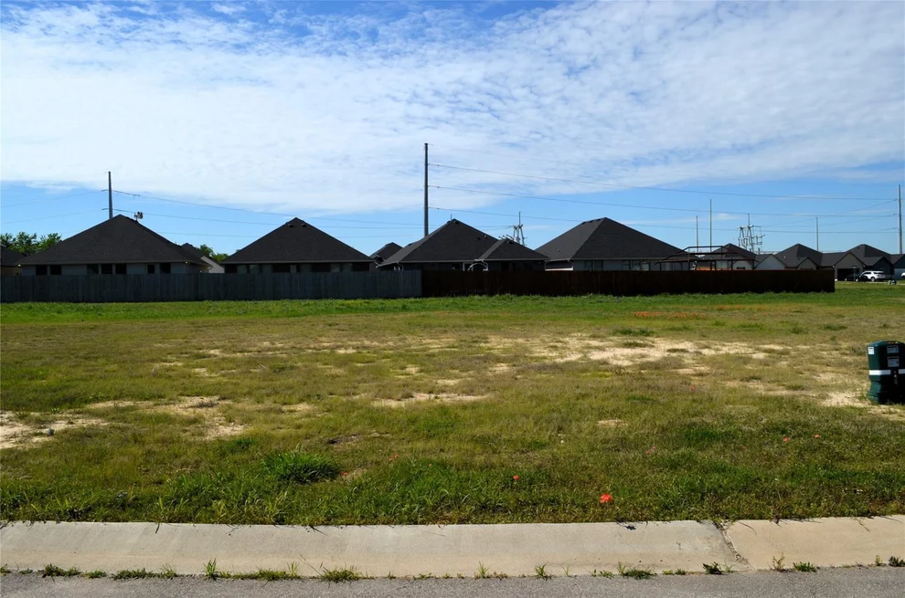 Unit for sale at 311 Preston Road, Mabank, TX 75147