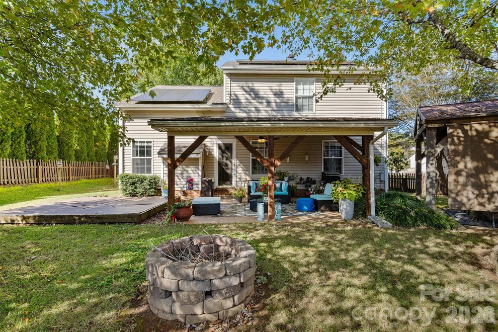 Unit for sale at 1969 8th Street Lane SE, Hickory, NC 28602