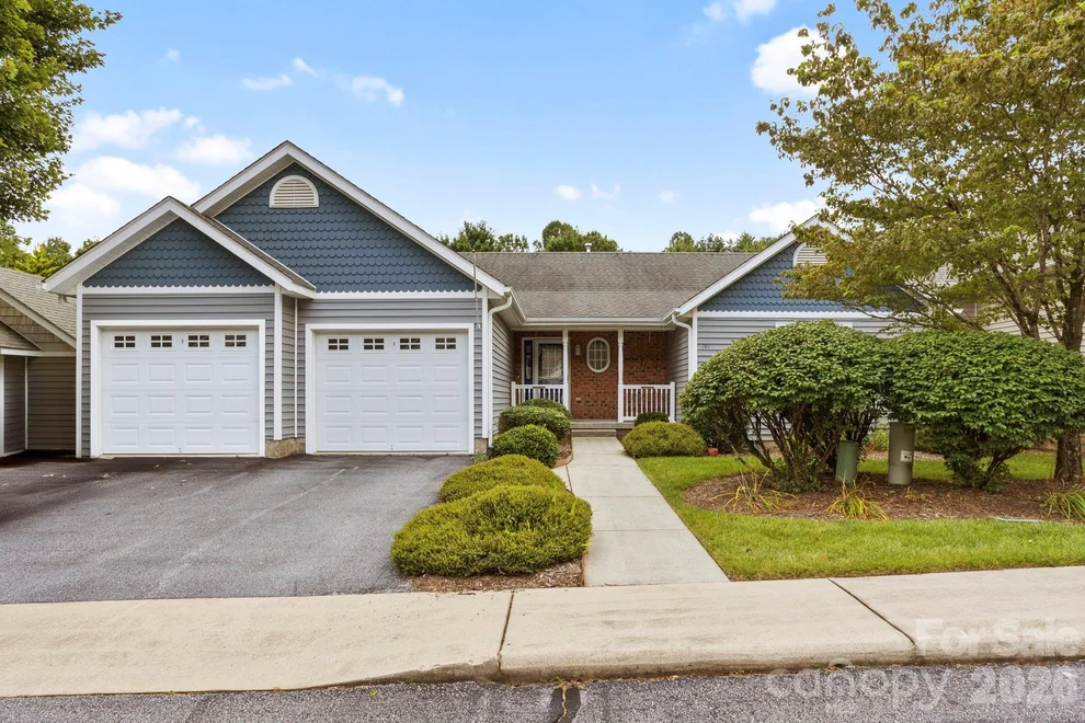 Unit for sale at 315 Charlestown Drive, Hendersonville, NC 28792