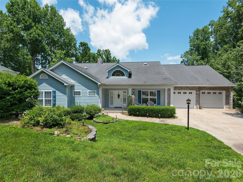Unit for sale at 84 Red Cedar Drive, Hendersonville, NC 28792