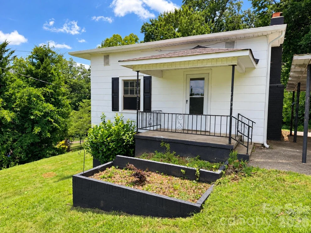Unit for sale at 409 W Virginia Avenue, Bessemer City, NC 28016