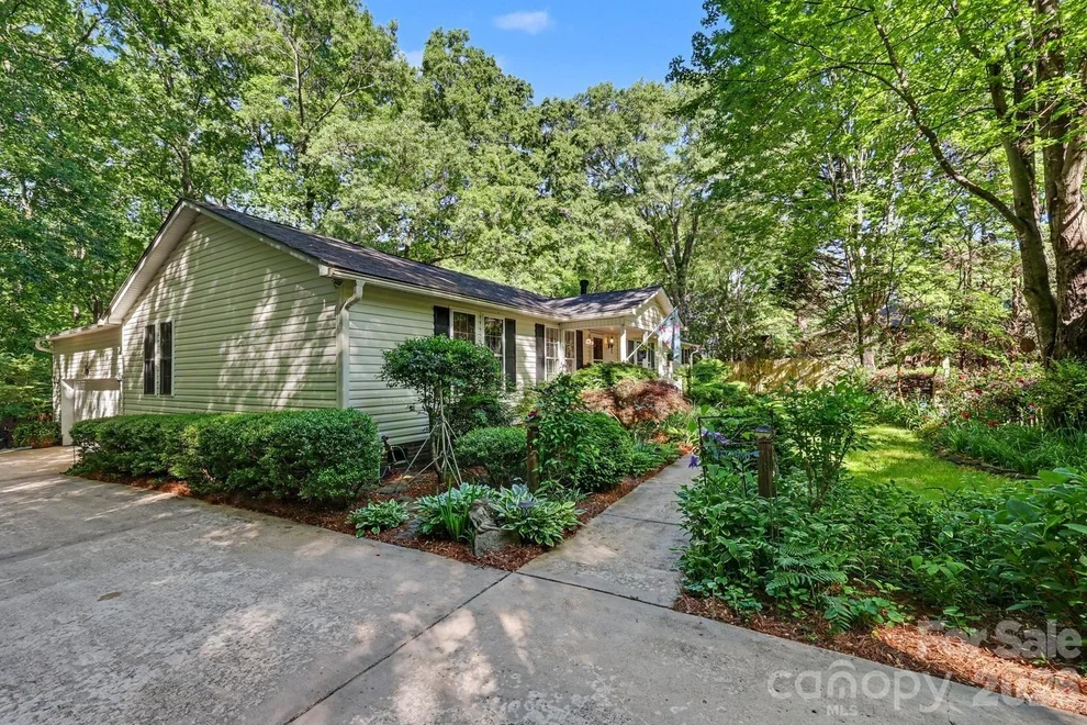 Unit for sale at 10112 Idlewild Road, Matthews, NC 28105