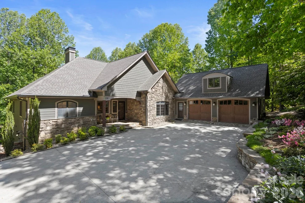 Unit for sale at 20 Fernridge Court, Flat Rock, NC 28731
