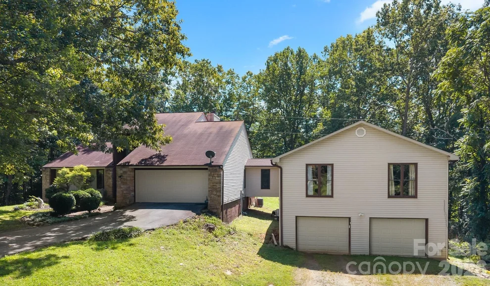 Unit for sale at 40 Country Bear Lane, Flat Rock, NC 28731