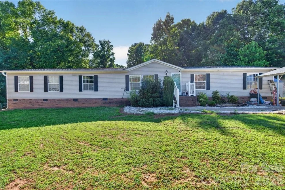 Unit for sale at 140 Teak Drive, Statesville, NC 28625