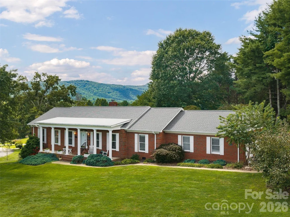 Unit for sale at 60 Beaumont Drive, Hendersonville, NC 28739