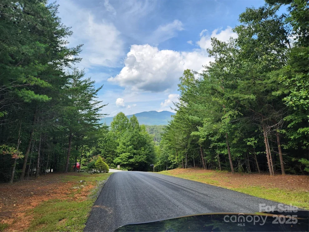 Unit for sale at 152 Dockside Drive, Nebo, NC 28761